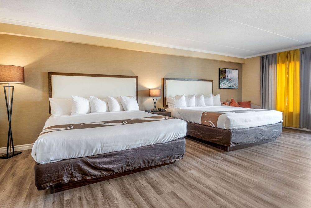 Quality Inn and Suites Niagara Falls ON 8/30