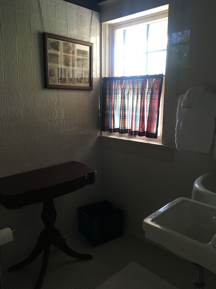 Far View - A Bed & Breakfast Estate 22/50