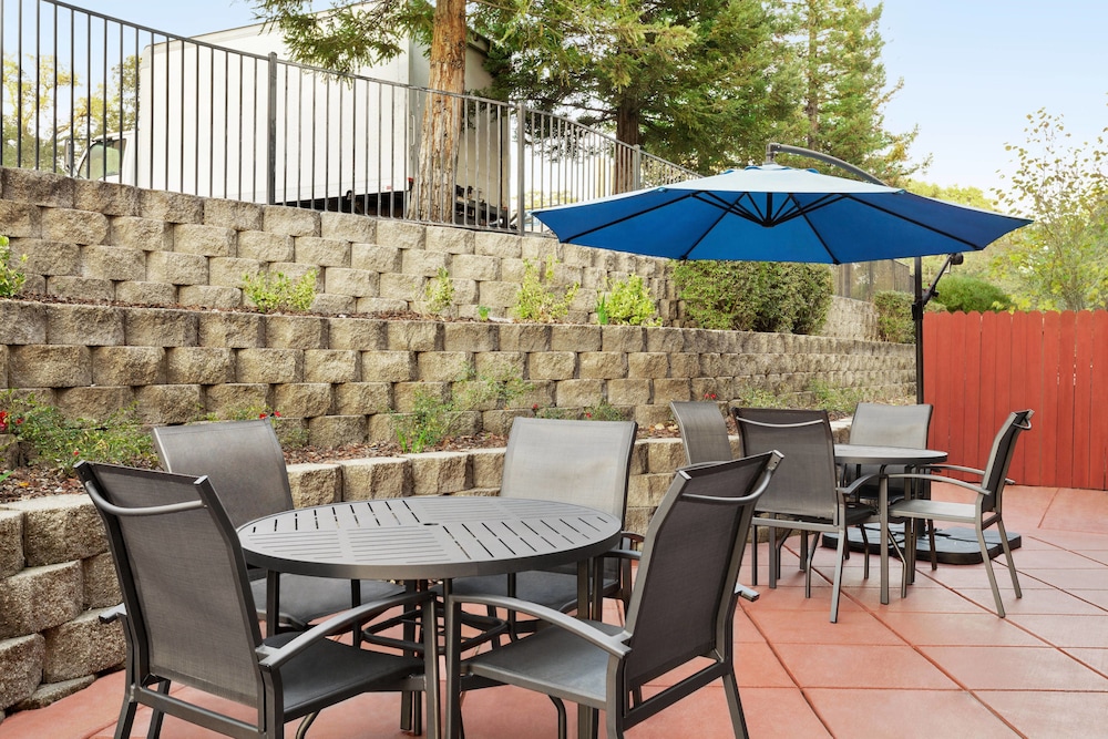 Fairfield Inn Roseville 27/35