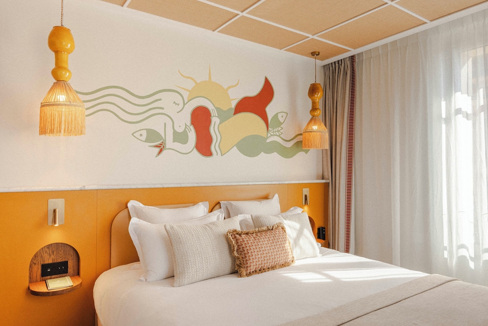 Signature, King Bed