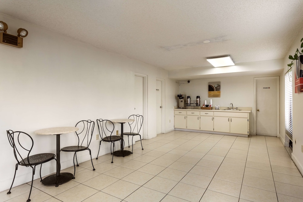 Motel6 Macclenny, FL 29/44