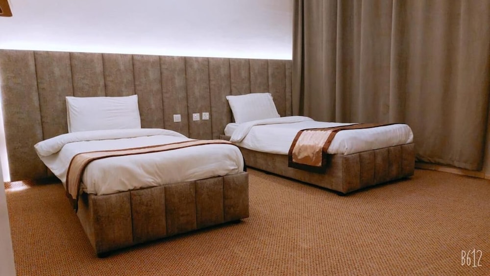 فندق جولدن العرين(Golden Al Areen Hotel Abha) 14/24