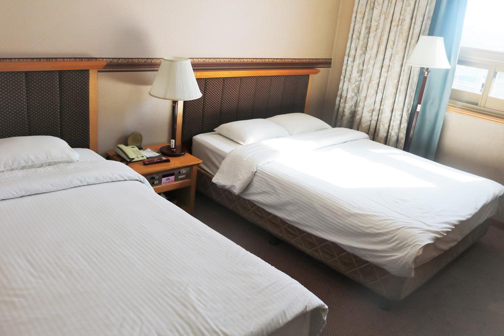 Prime Tourist Hotel 11/56