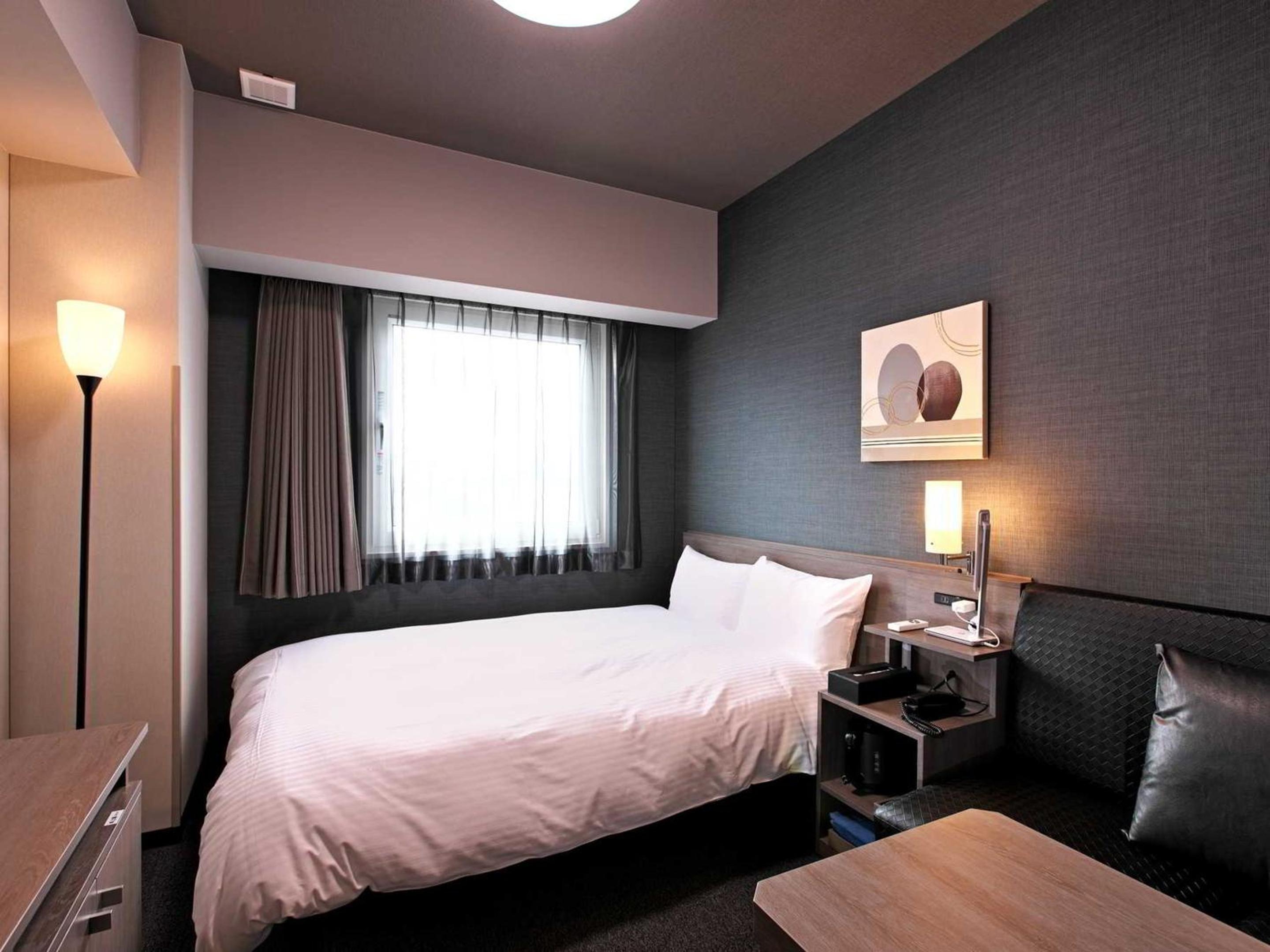 Semi Room, Semi Double Bed, Smoking
