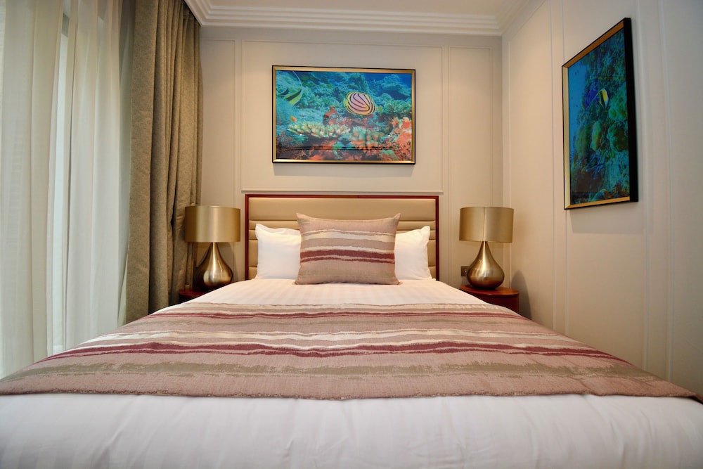 2 BEDROOMS, DELUXE, APARTMENT