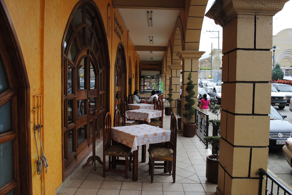 Hotel Arcos del Parque 36/46