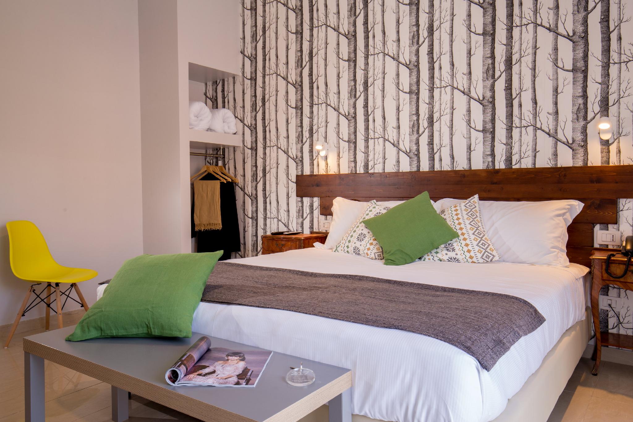 ROOM, SINGLE