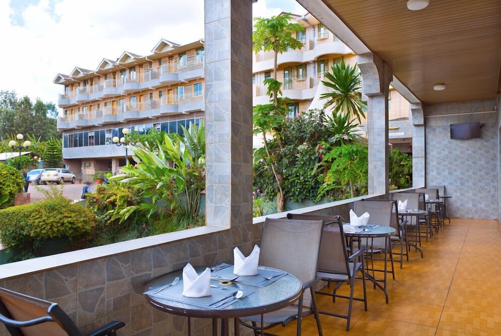 Hotel Nokras Muranga 38/55