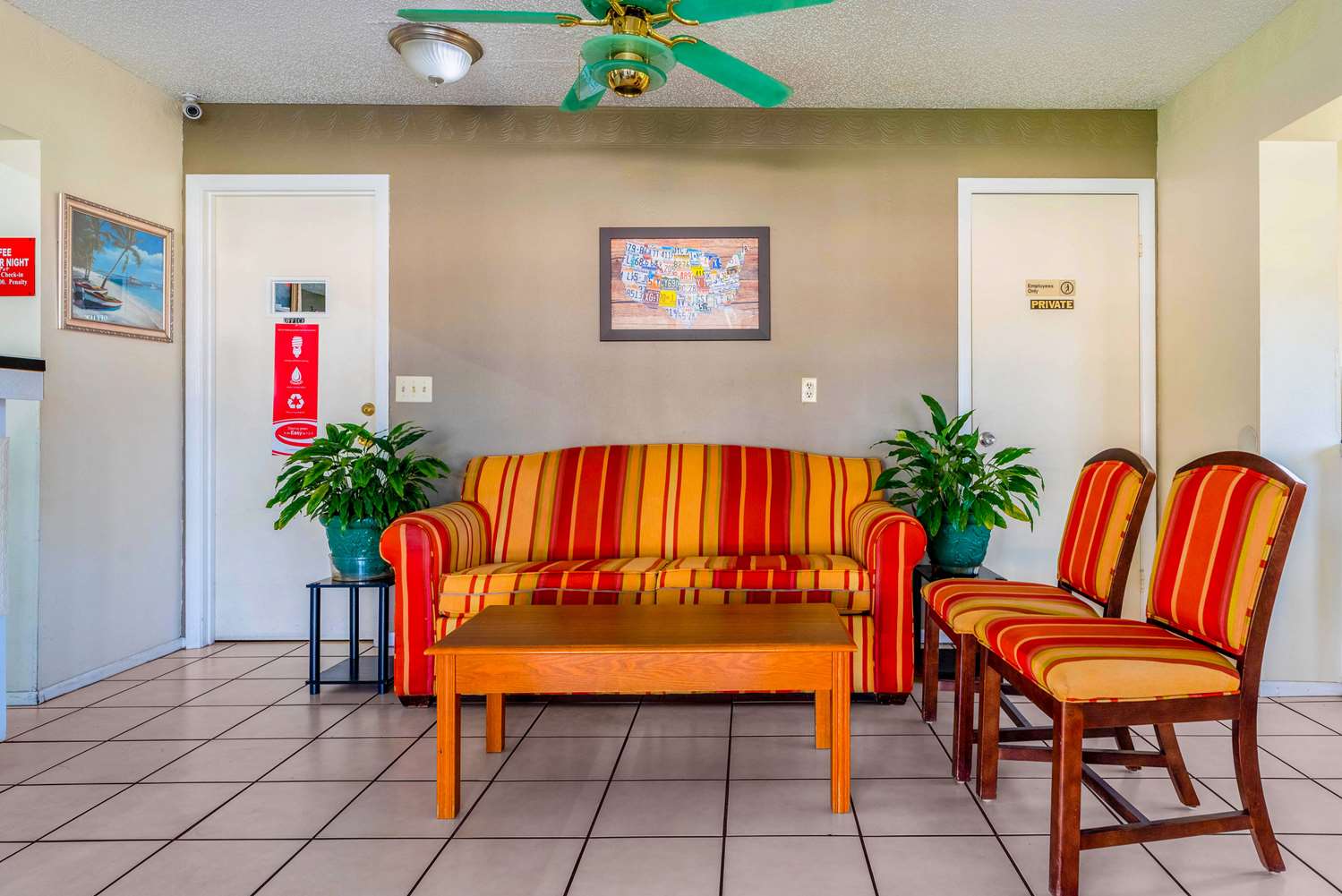 Econo Lodge Crystal River 15/26