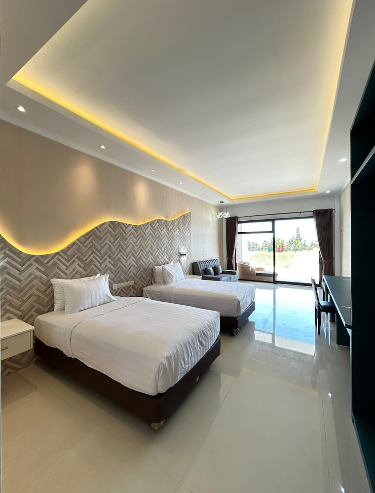 Premier, Twin Beds