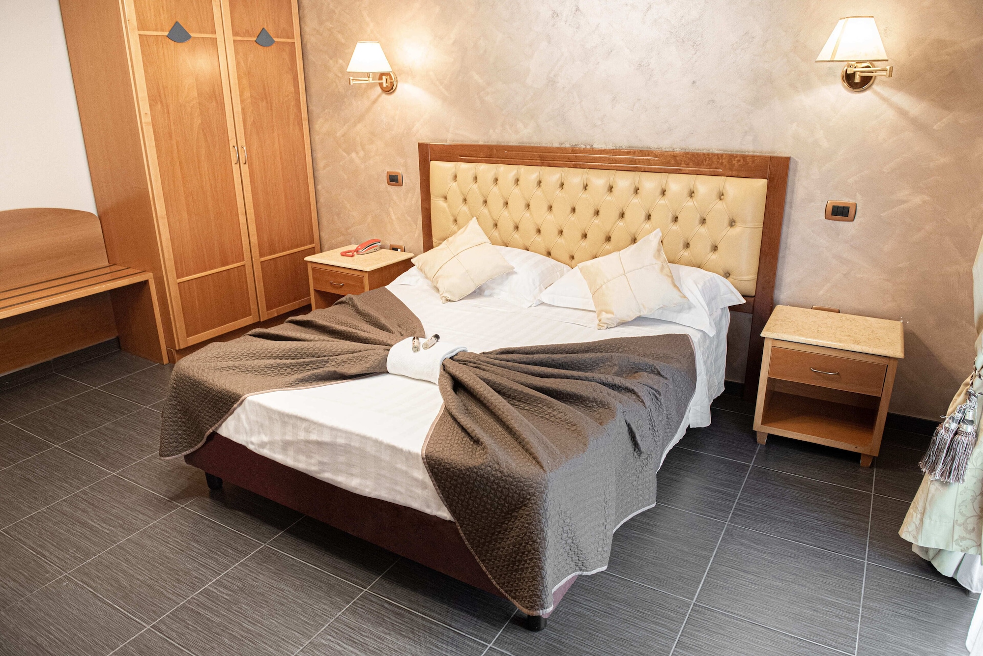 CLASSIC, DOUBLE BED