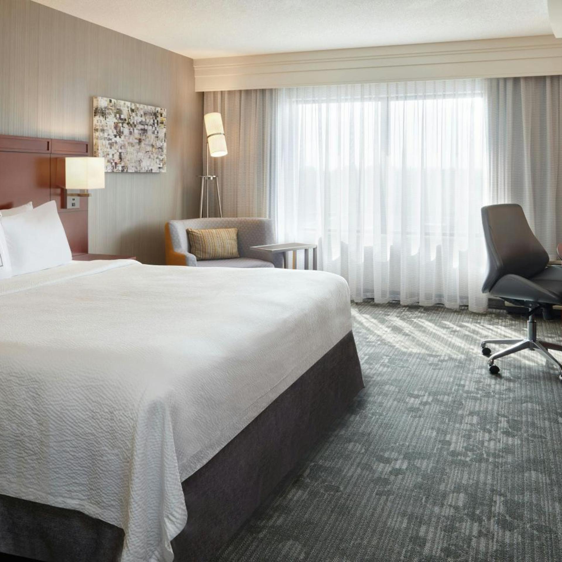 Room, King Bed, Bathtub, Accessible
