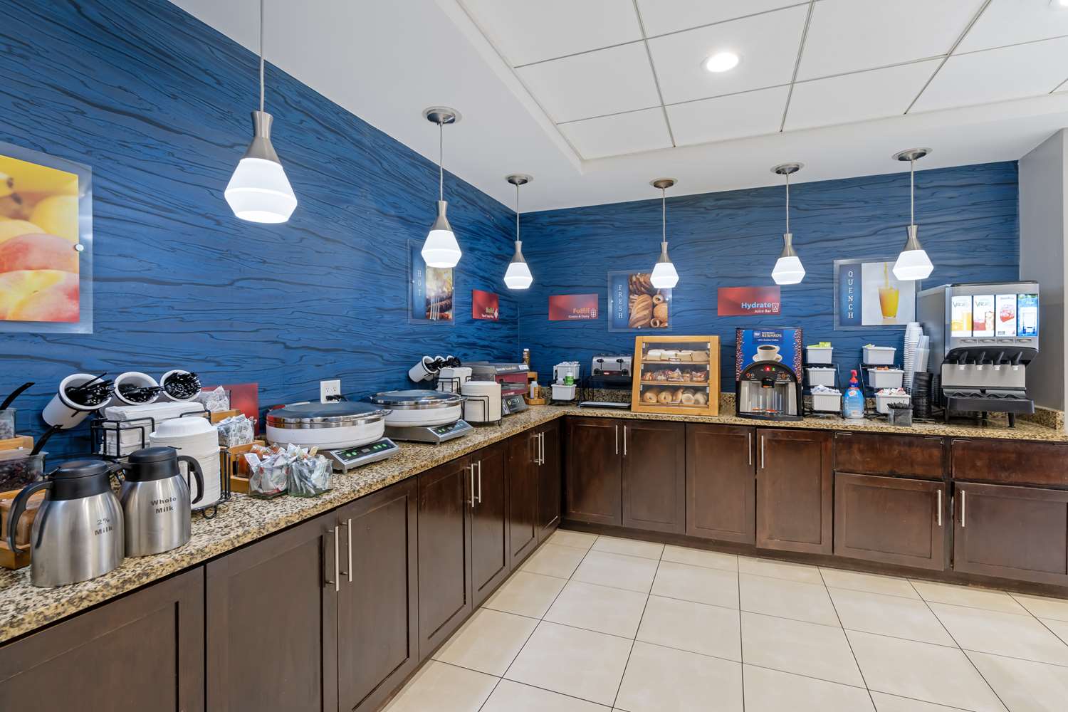 Best Western Plus Daytona Inn Seabreeze Oceanfront 35/47