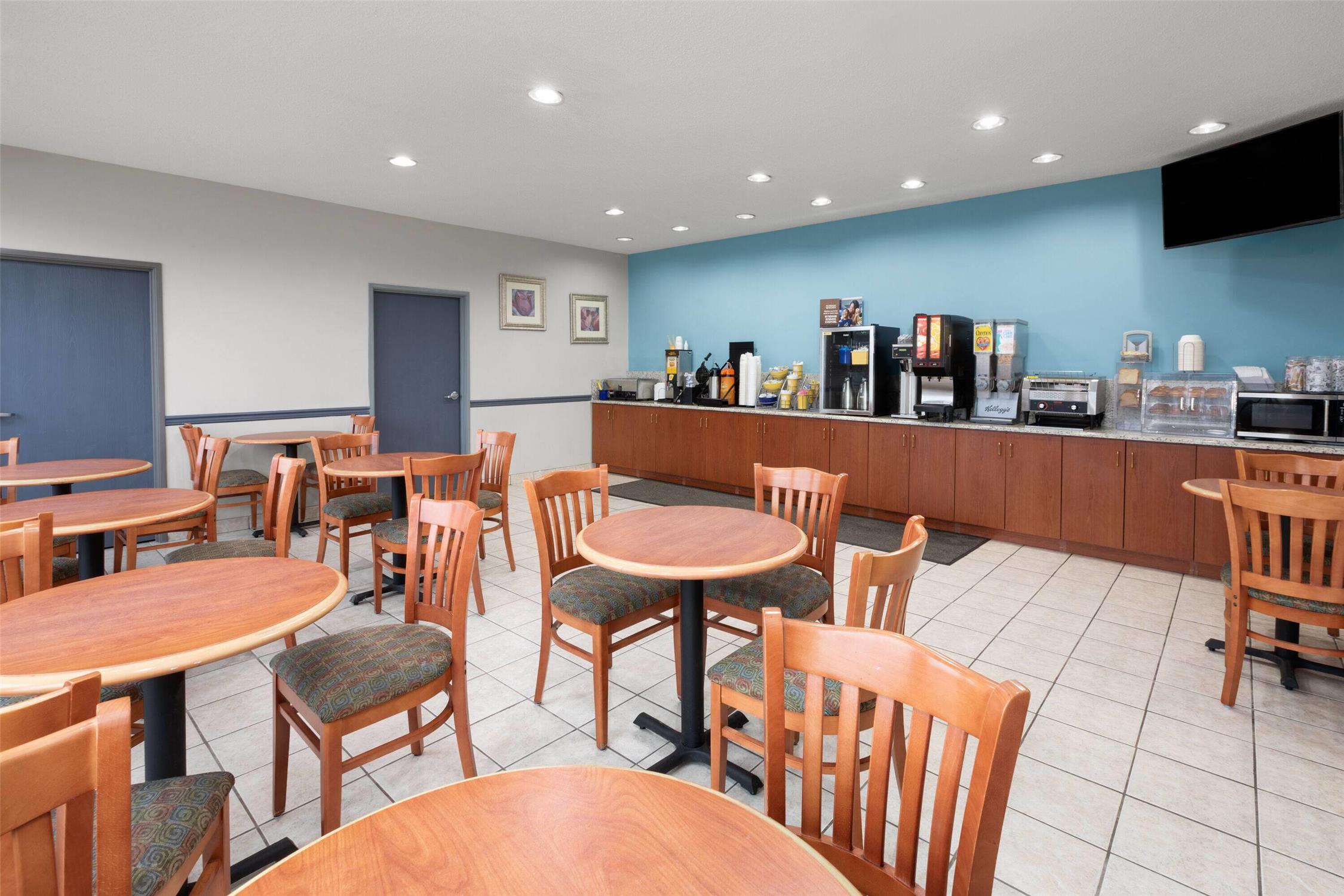 Days Inn & Suites by Wyndham Seaford 23/26