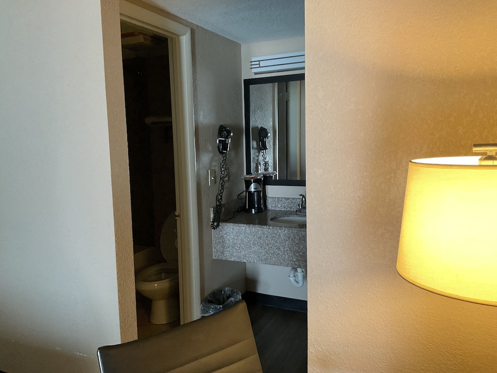 Super 8 by Wyndham Chattanooga/East Ridge 29/53
