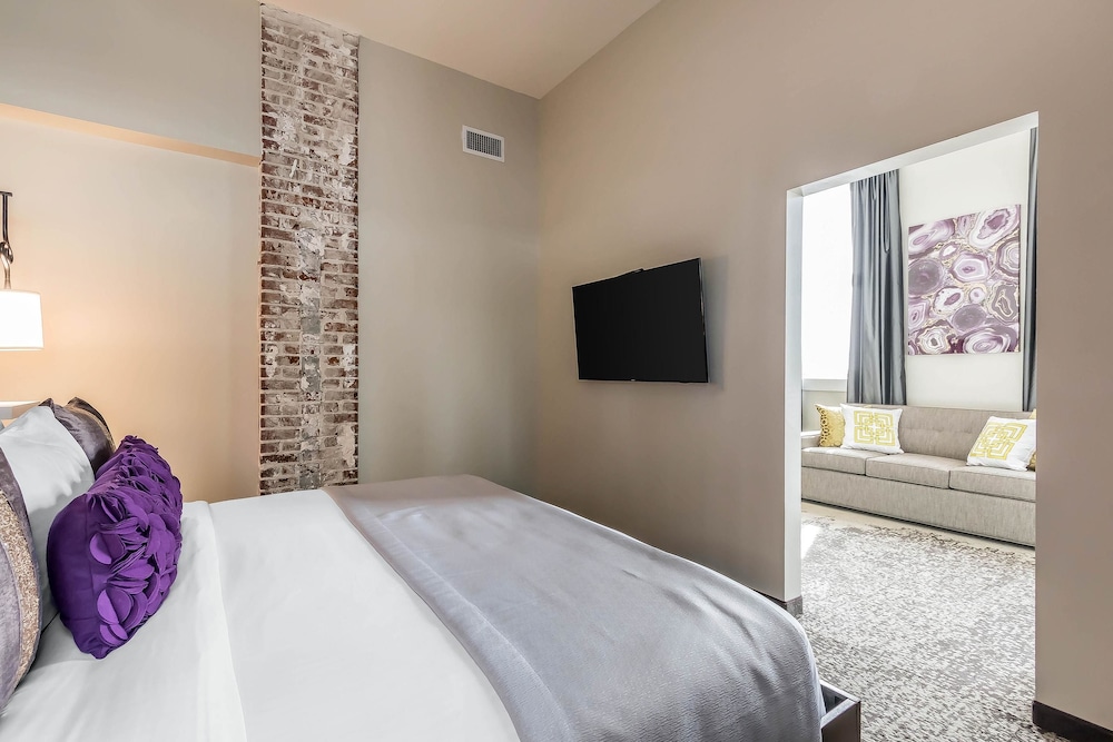 Voco Hotel Napoleon Downtown Memphis 11/40