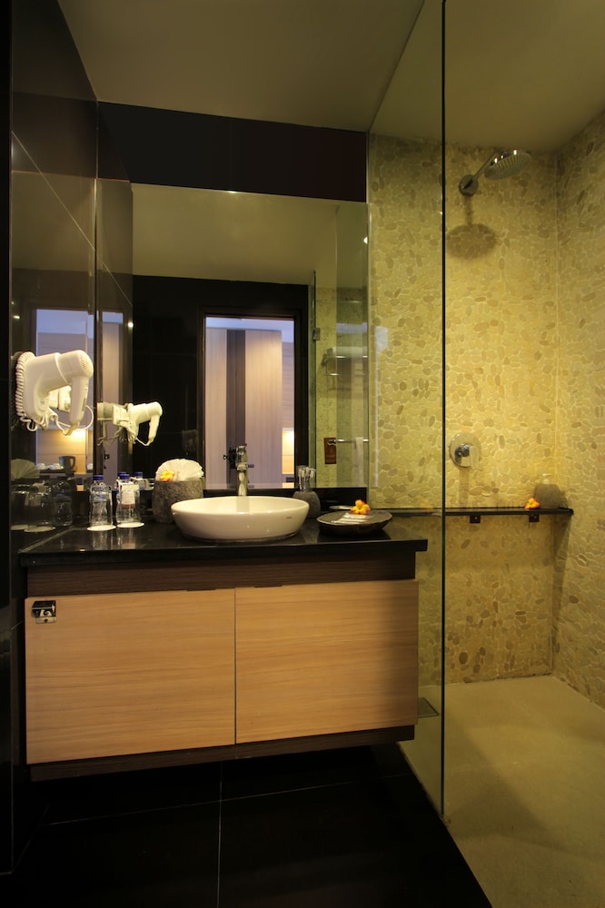b Hotel Bali & Spa 7/73