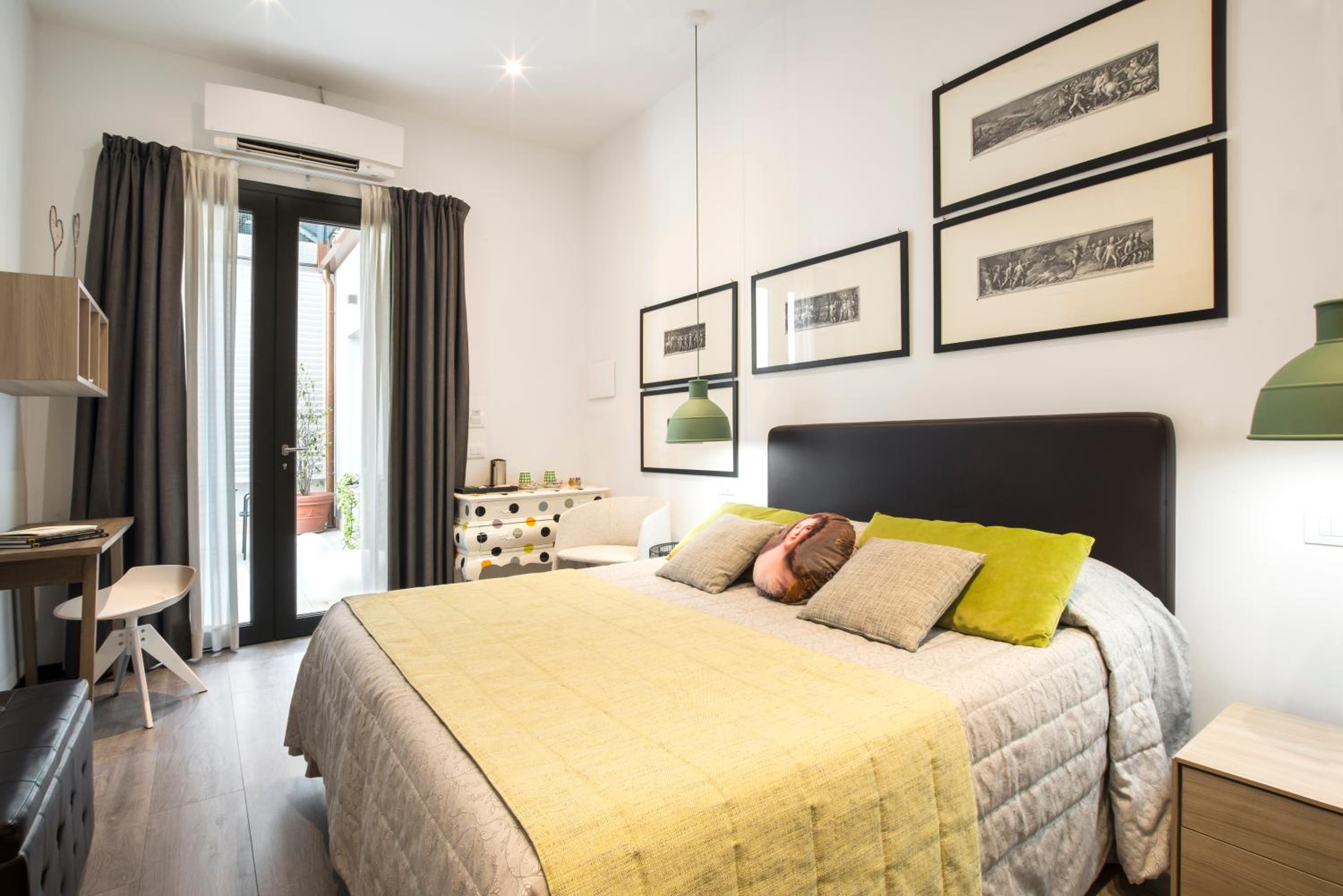 Superior, Queen Bed