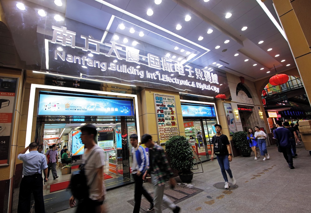 Xinhua Hotel 57/63