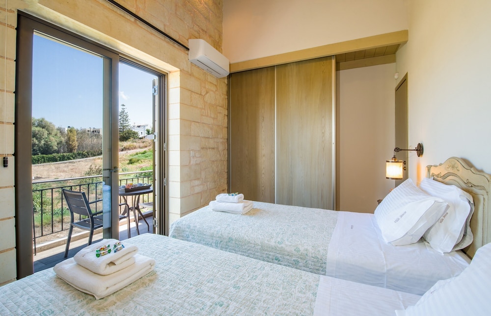 Sirocos Villas 7/50