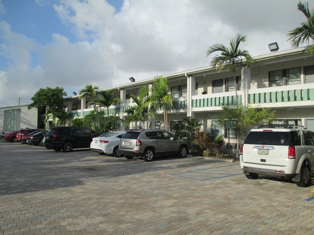 Shalimar Motel 35/47