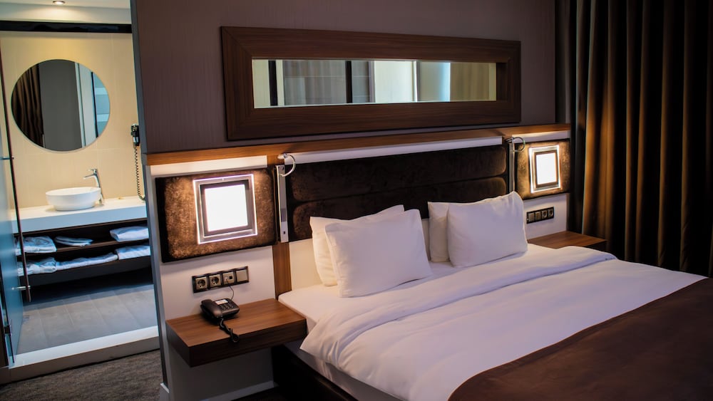 Modernity Hotel 13/37
