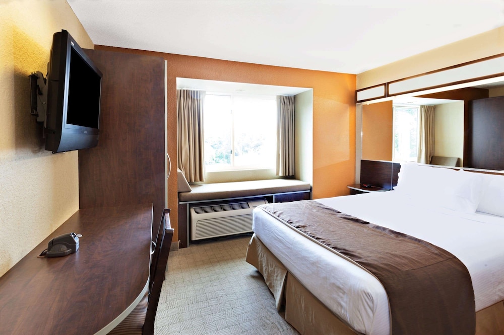 Room, Queen Bed, Accessible