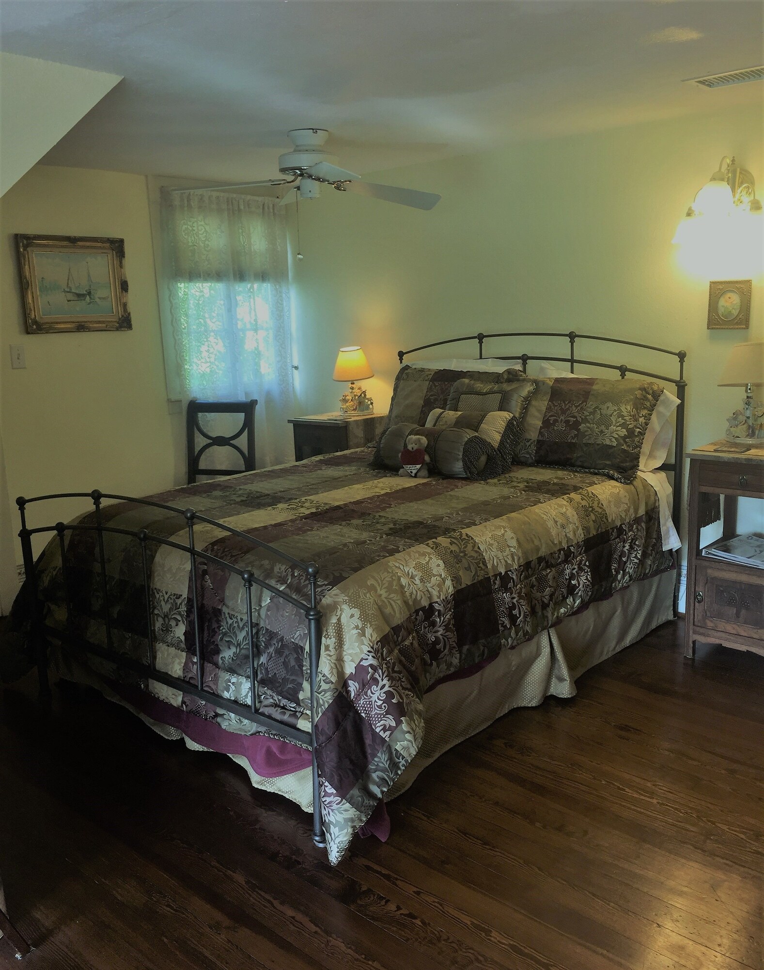TRADITIONAL, QUEEN BED