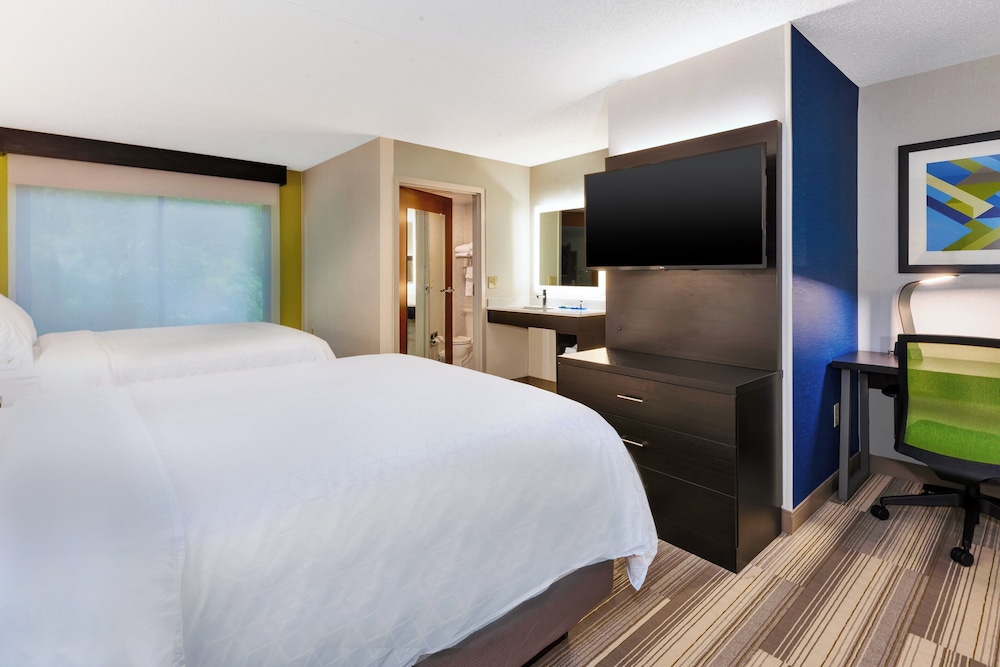Holiday Inn Express Suites Blackburg University Area 23/74