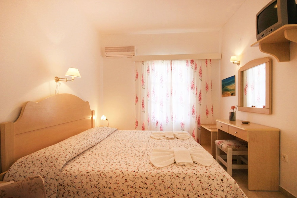 Leonardos Apartments 23/50