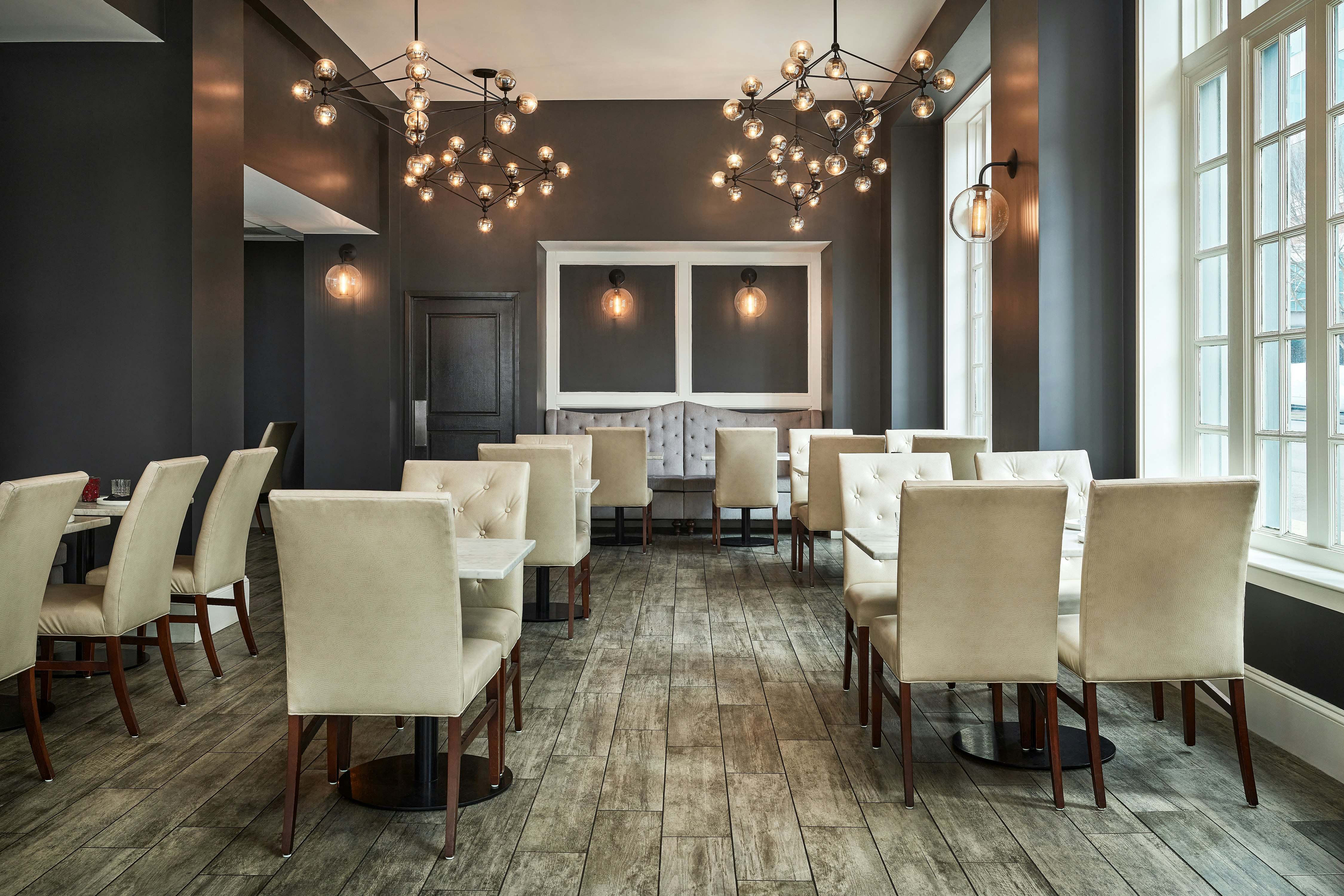 Redmont Hotel Birmingham, Curio Collection by Hilton 25/25