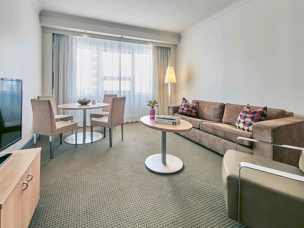 Mercure Perth 45/72