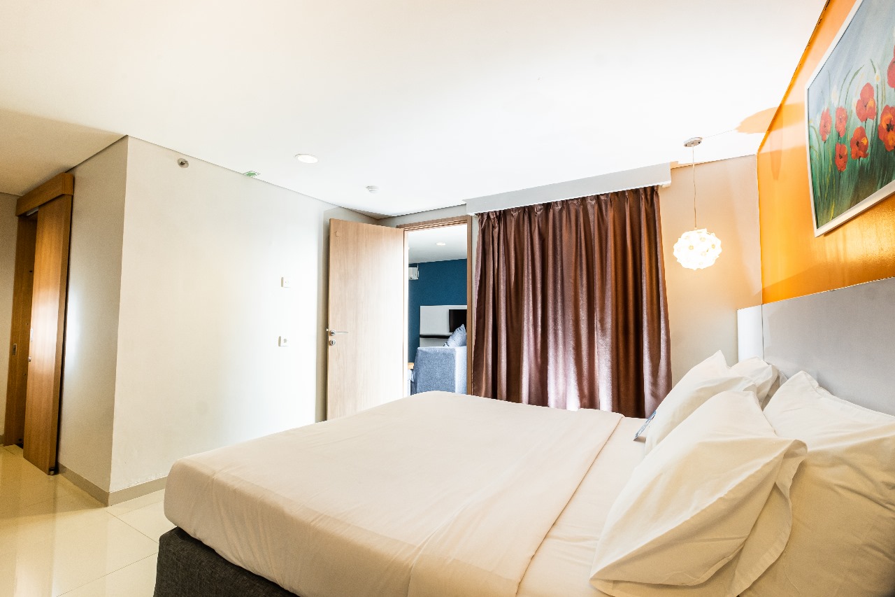 DELUXE, SUITE, KING BED