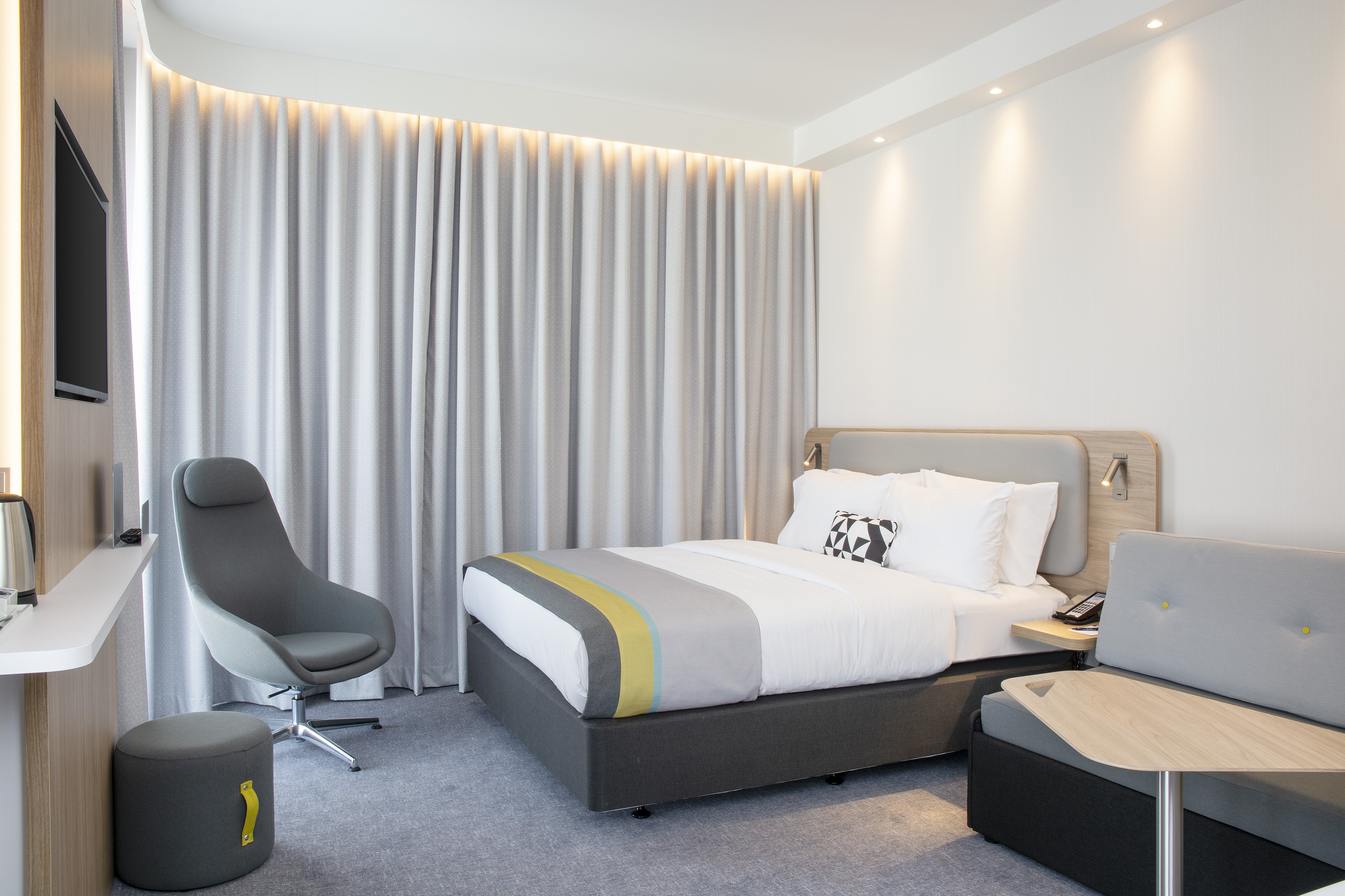 HOLIDAY INN EXPRESS STUTTGART - WAIBLINGEN 15/69