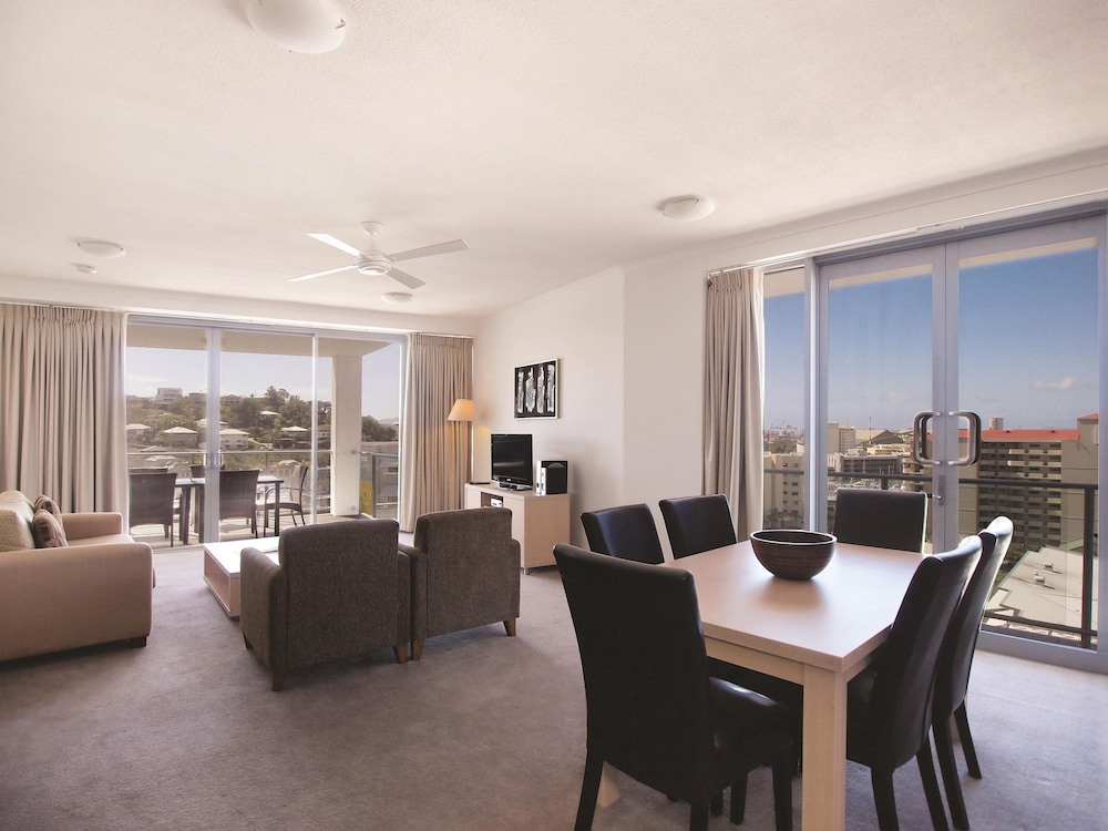 Oaks Townsville Gateway Suites 40/70