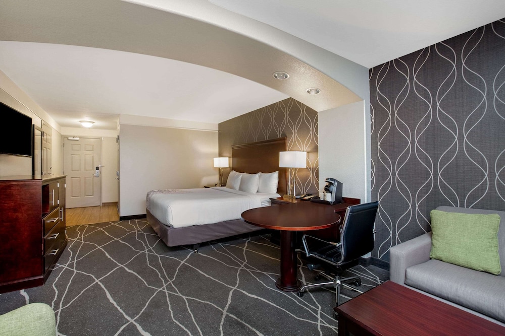 Fairfield Inn & Suites By Marriott Fresno River Park 22/54
