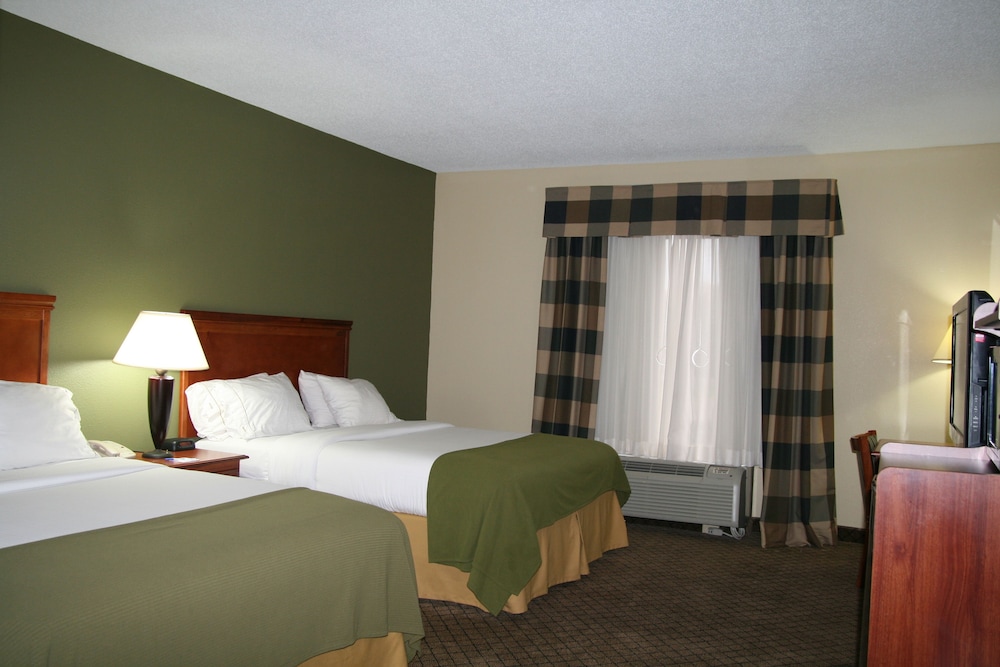 Holiday Inn Express Suites Greenwood 13/66