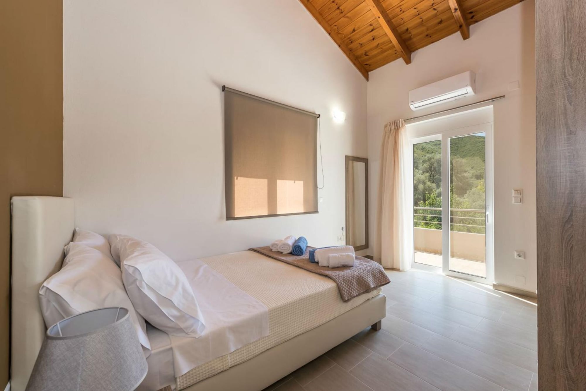 villa, private pool
