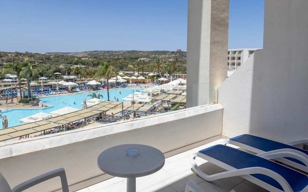 db Seabank Resort and Spa 48/50