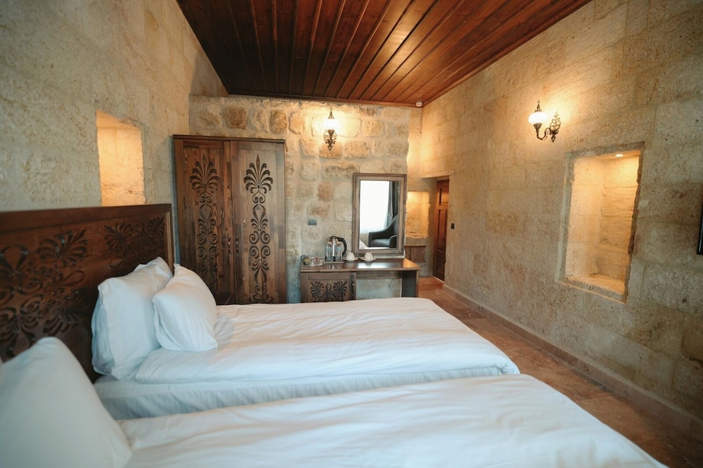 CAPPADOCIA OLD HOUSES 7/49