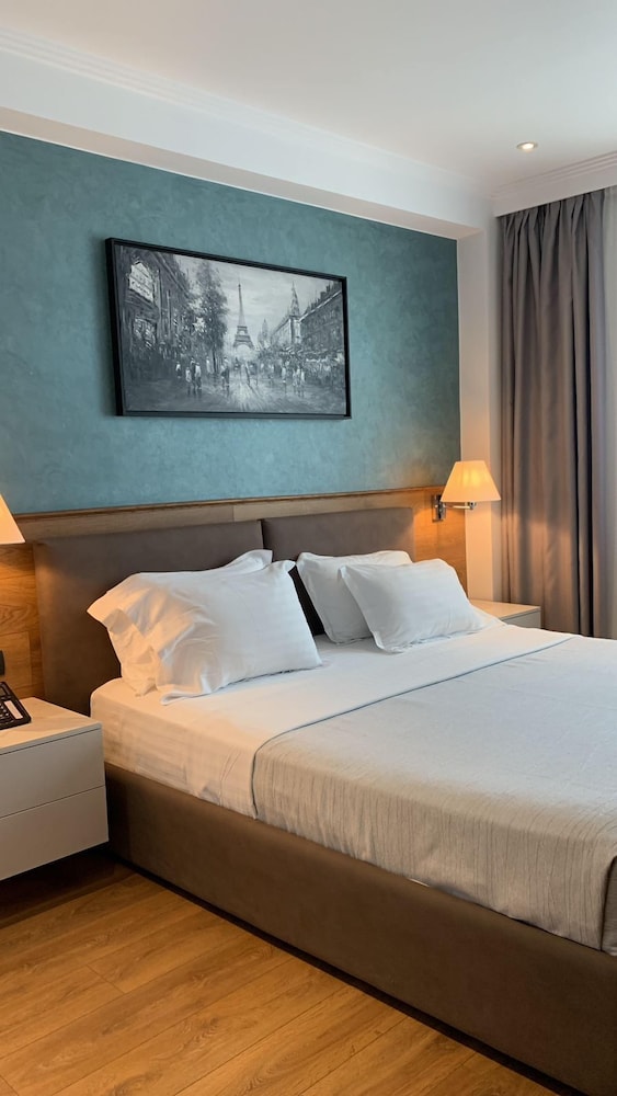 Hotel Butrinti 20/60