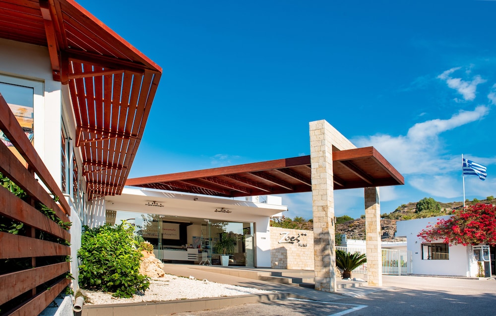 Zoes Hotel 5/36