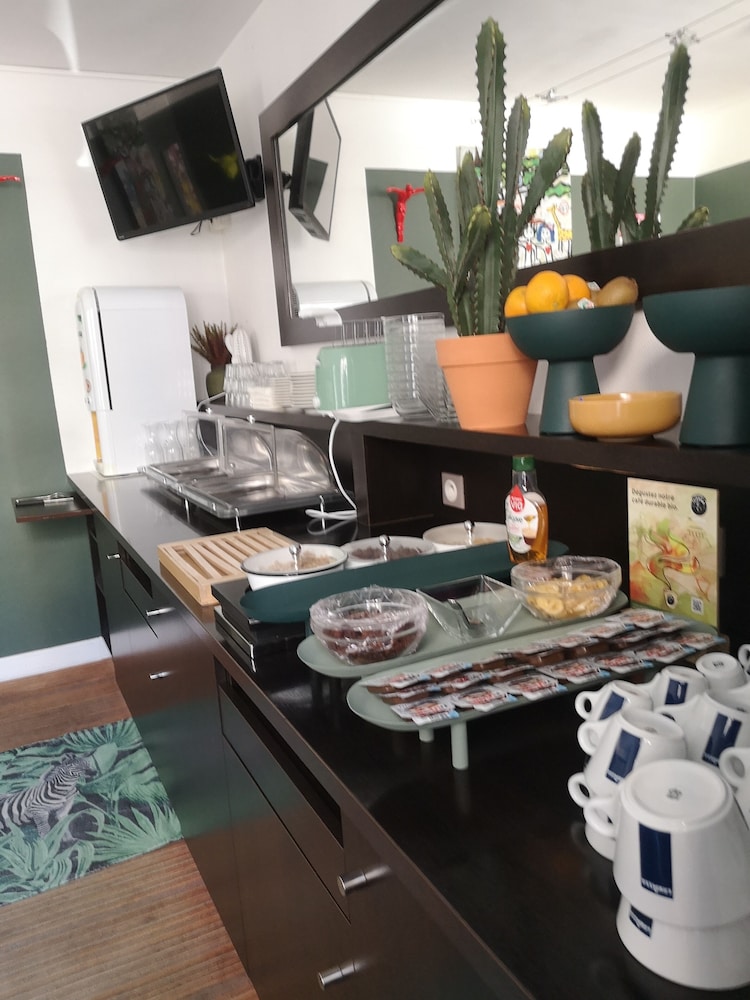 restaurant-cafeteria