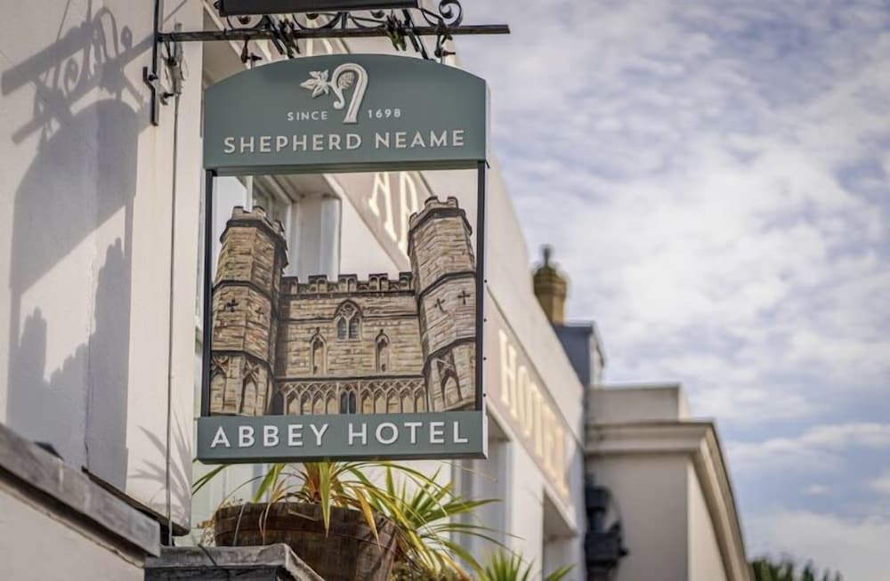 The Abbey Hotel 4/50