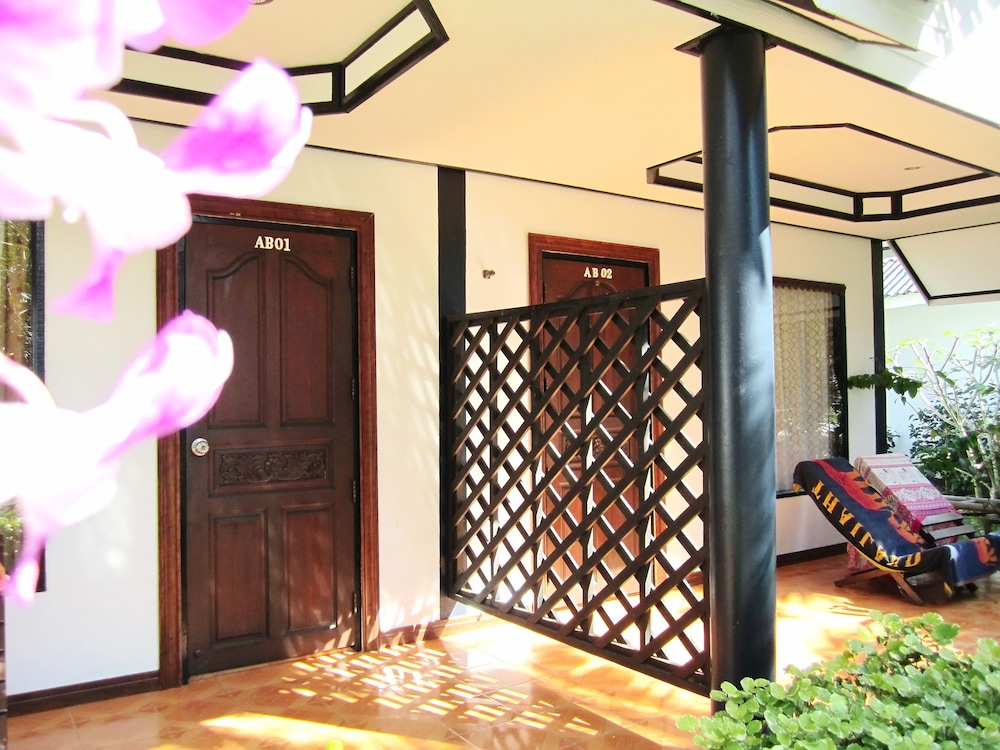 LANTA IL MARE BEACH RESORT 8/73