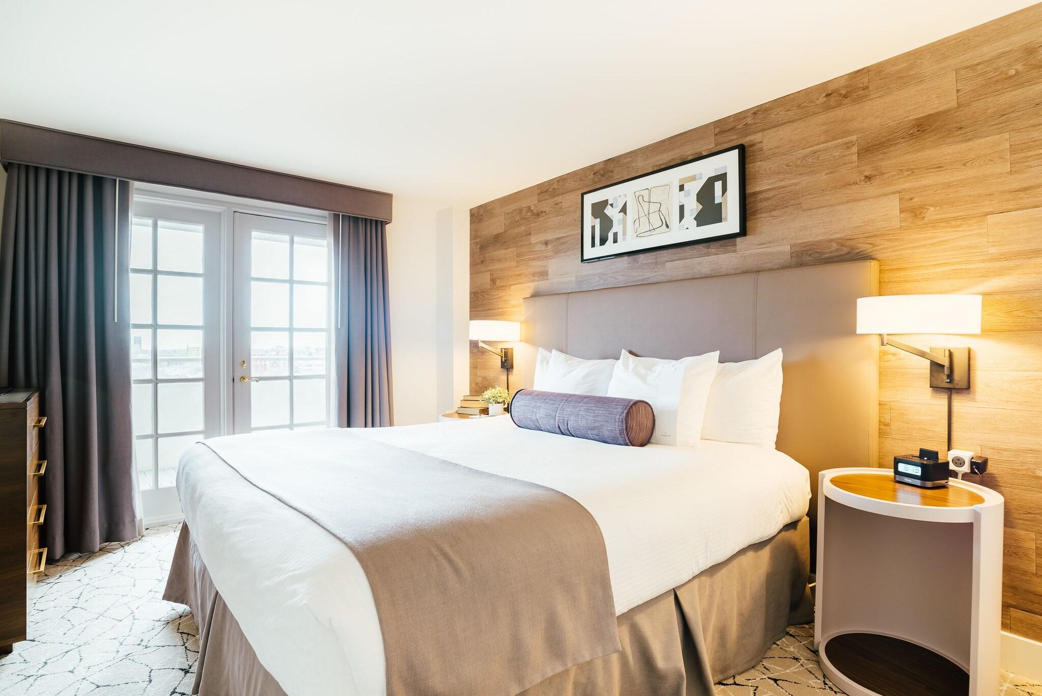 Executive, Suite