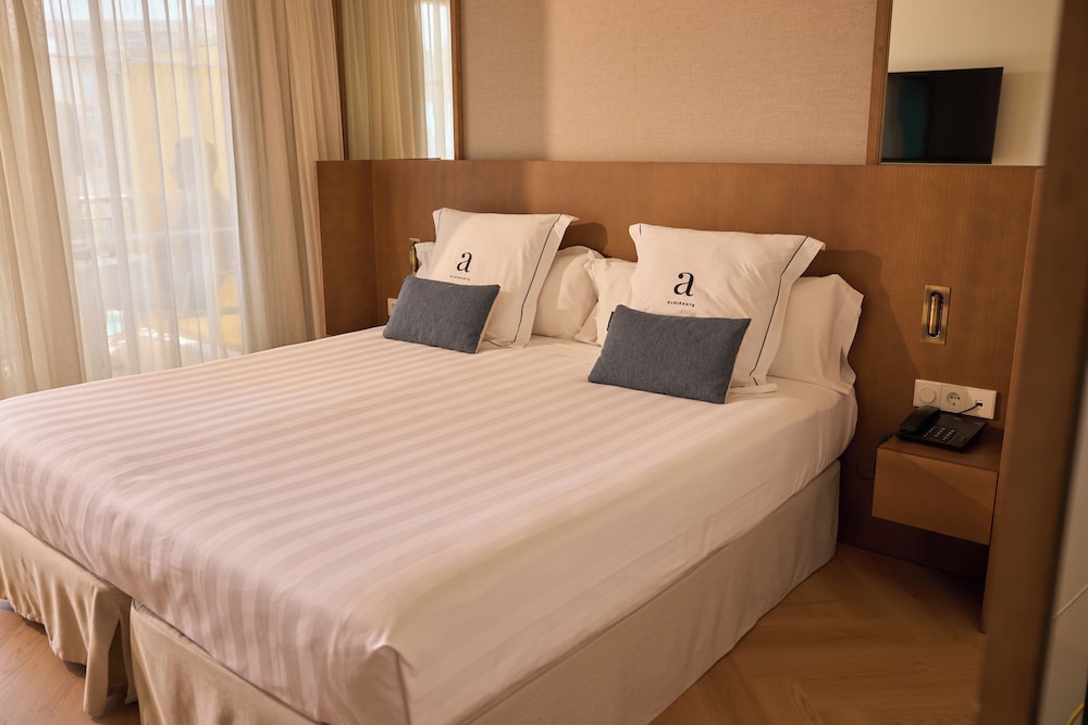 Almirante Hotel 23/78