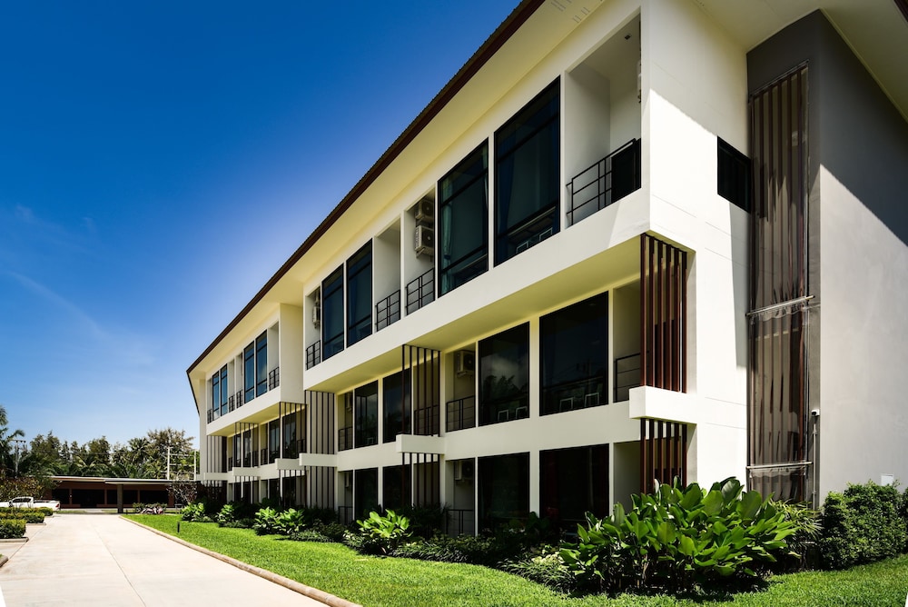 The Beach Resort & Residence 2/47