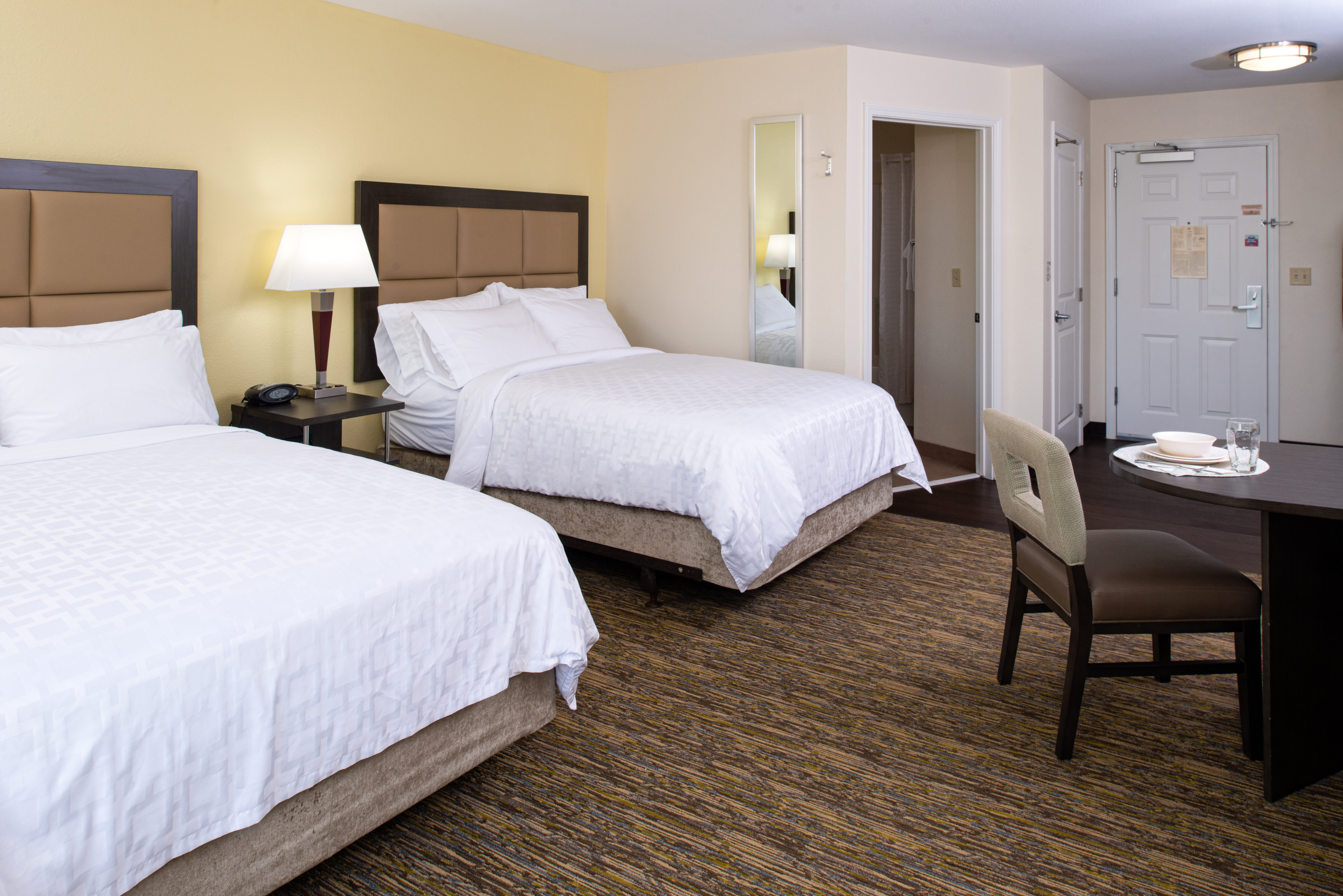 CANDLEWOOD SUITES OLATHE 16/56