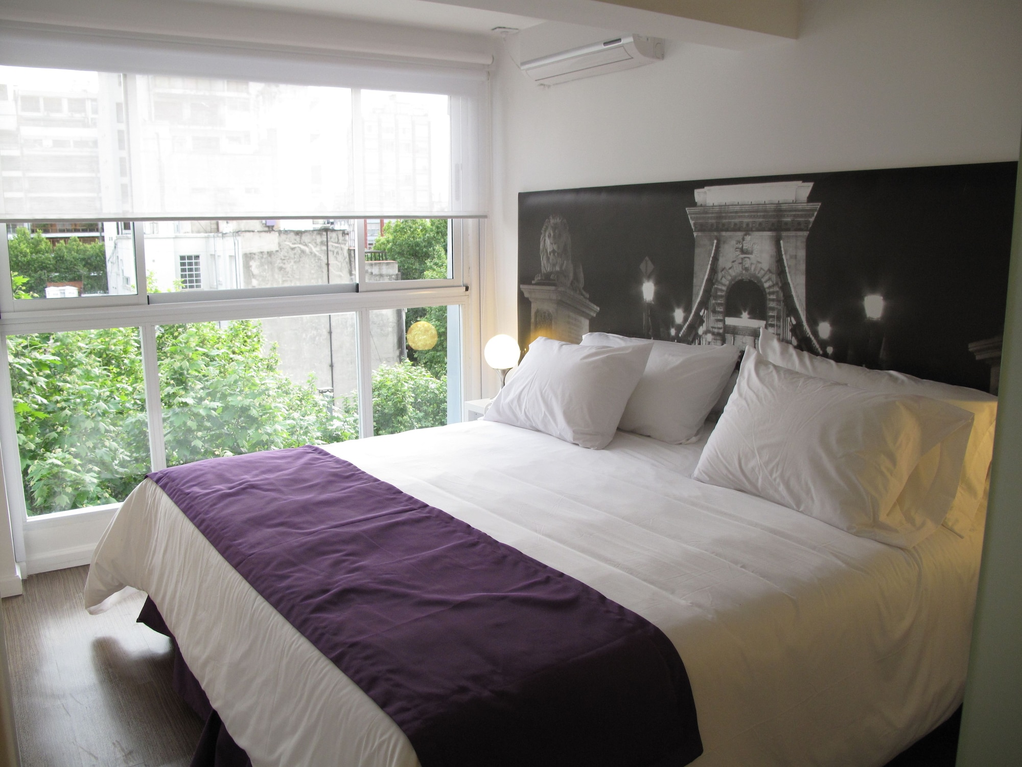 Suite, King Bed, 8 People